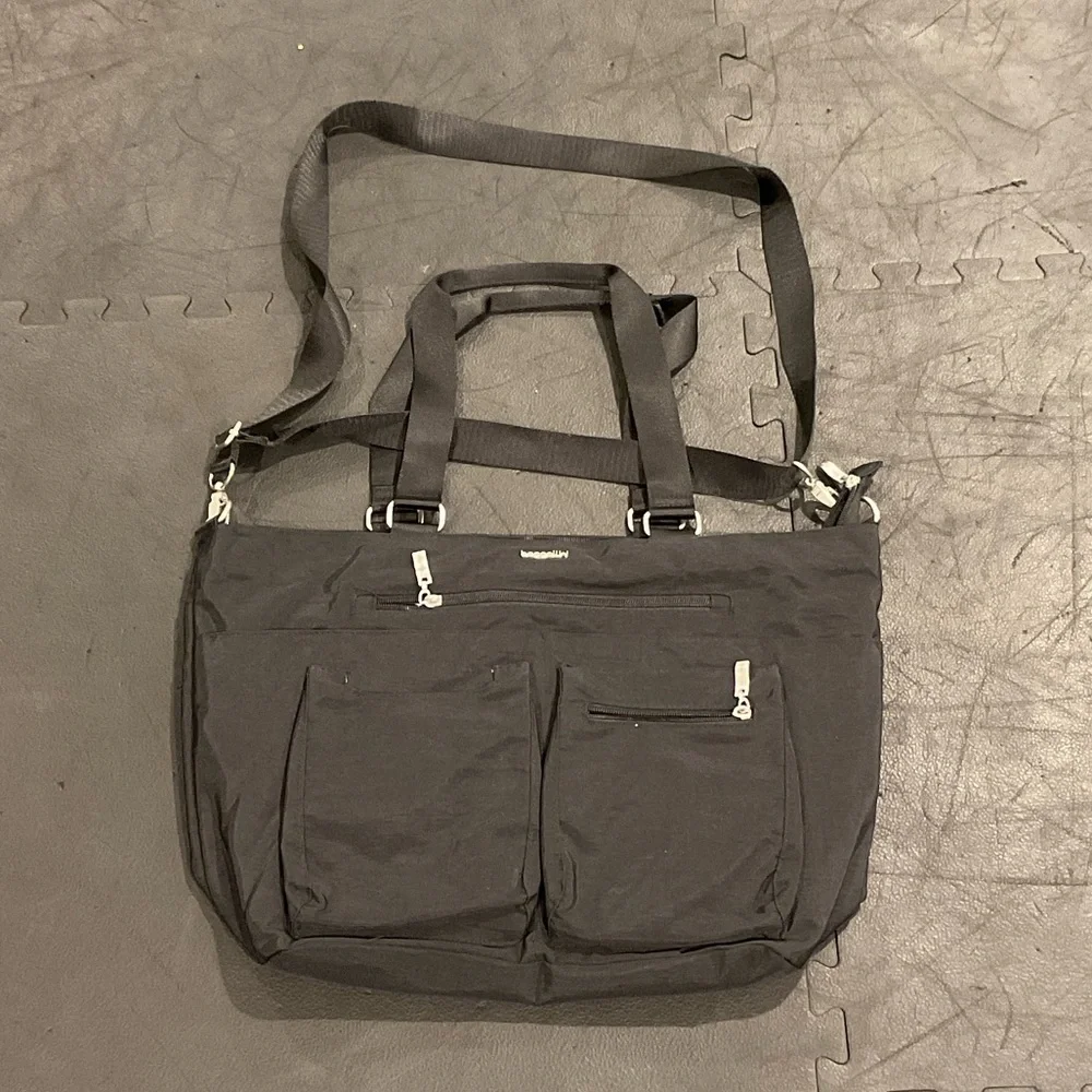 Baggallini Black Messenger Bag with Dual Handles